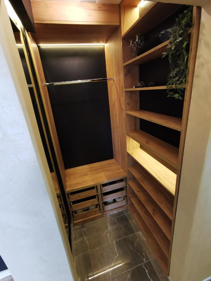 Brend New Luxurious Apartment In Downtown With Free Parking Újvidék Kültér fotó