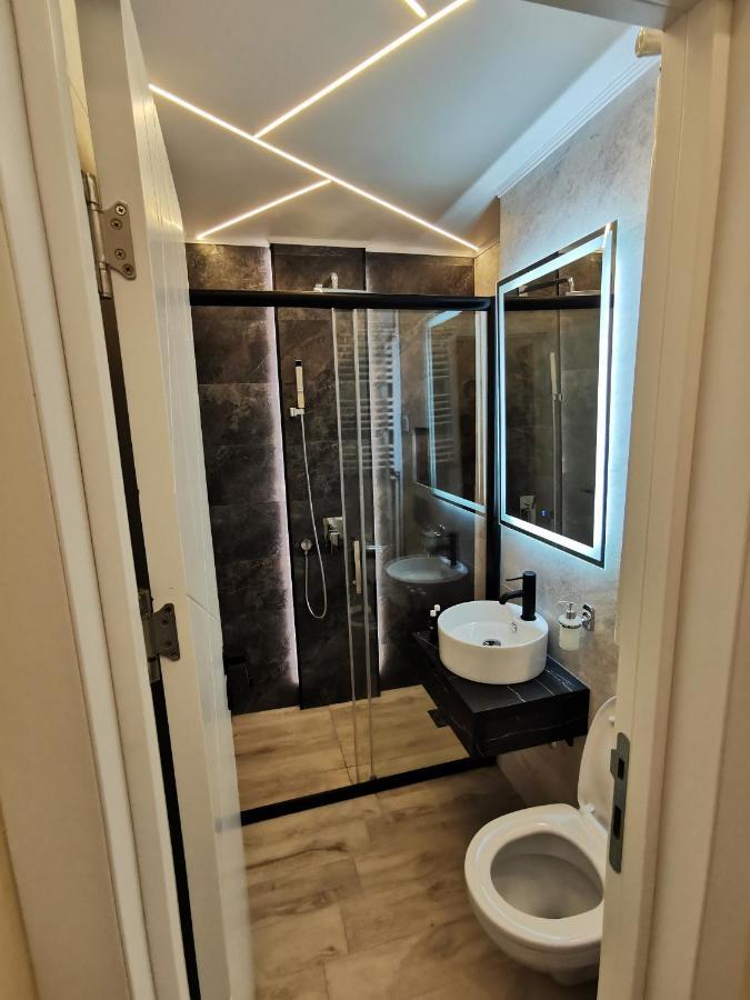 Brend New Luxurious Apartment In Downtown With Free Parking Újvidék Kültér fotó