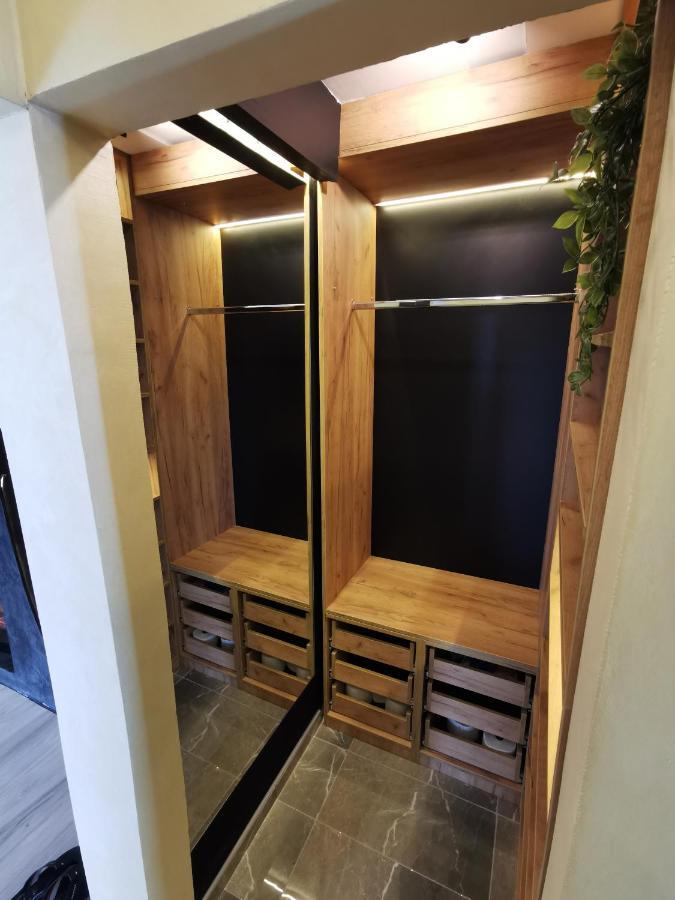 Brend New Luxurious Apartment In Downtown With Free Parking Újvidék Kültér fotó