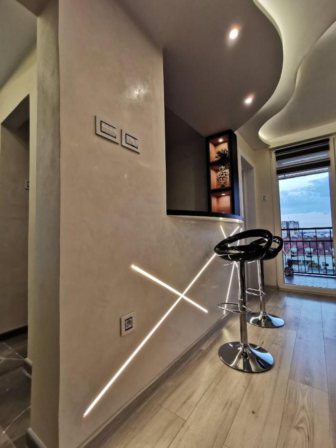 Brend New Luxurious Apartment In Downtown With Free Parking Újvidék Kültér fotó