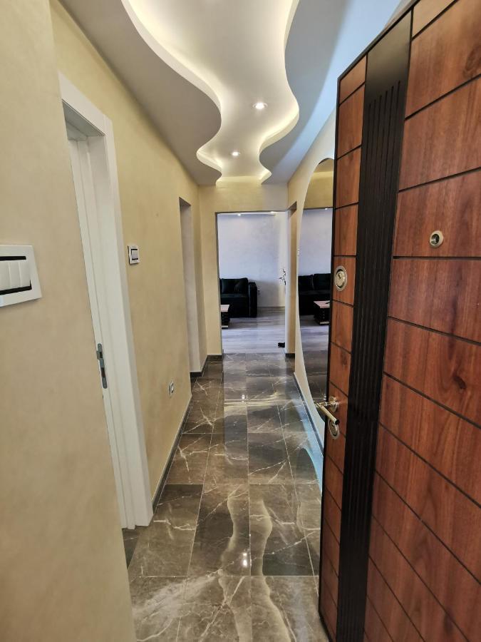 Brend New Luxurious Apartment In Downtown With Free Parking Újvidék Kültér fotó