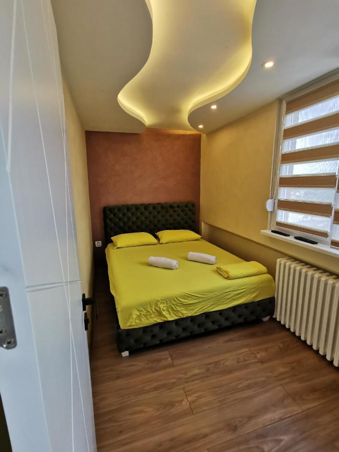Brend New Luxurious Apartment In Downtown With Free Parking Újvidék Kültér fotó